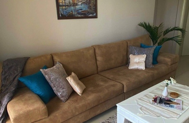 Beachside Bliss: Spacious Apartment for Family Fun and Serene Getaways
