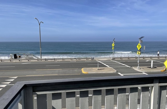 Beachside condo #B with 2bd/2 bath