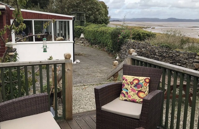 Beachside Cottage Idyllic Situation, Stunning Views Over Morecambe Bay & Lakes.