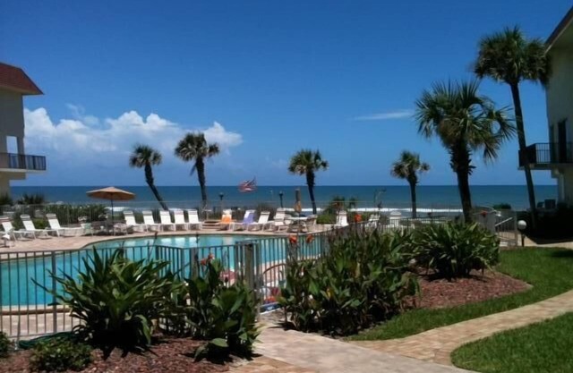 Beachside Escape No Streets to Cross! 2BR 2BA Ormond Beach
