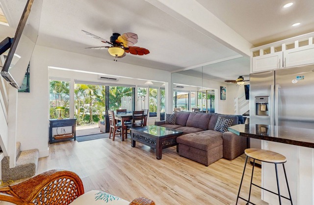 Beachside townhome with AC, 3 pools, & pickleball - walk to ocean & Front Street