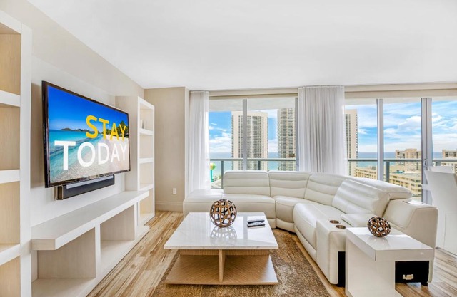 Beachwalk Resort - BRIGHT OCEAN VIEW CONDO LUXURY 3BDR