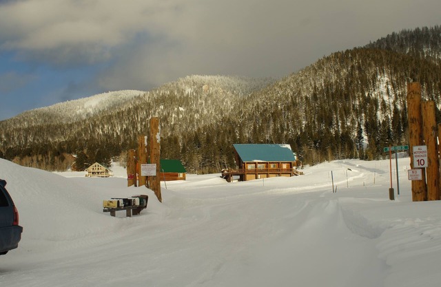 Bean's Lodge, sleep 9, fully equip near WYellowstone, easy access to all spots