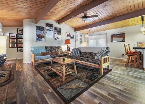 Bear Hollow by Sequoia National Park