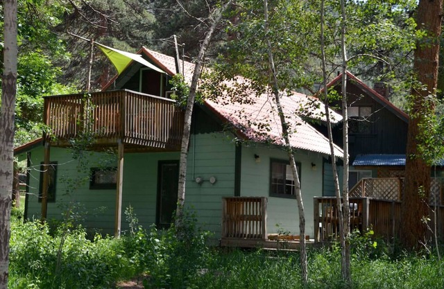 Bears Paw Duplex Cabin (#12) at The Woolly Bugger Inn