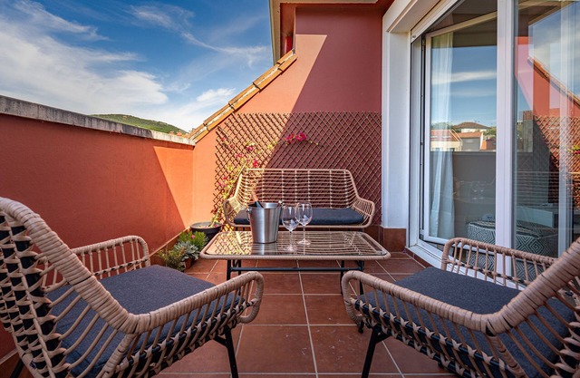 Beatiful 3 bedroom apartment with swimming pool.