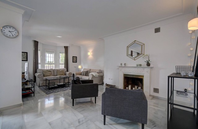 Beatiful spacious 3 bedroom apartment