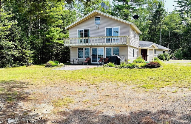 Beautiful and private lakefront home on the sandy shores of South Twin Lake