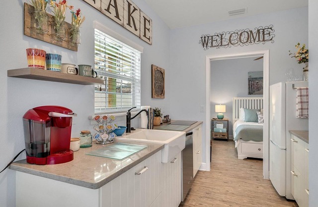 Beautiful 1 bedroom/1 bath unit in Downtown Clermont at Lake Minneola