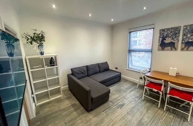 Beautiful 1 Bedroom Flat Close to City Centre