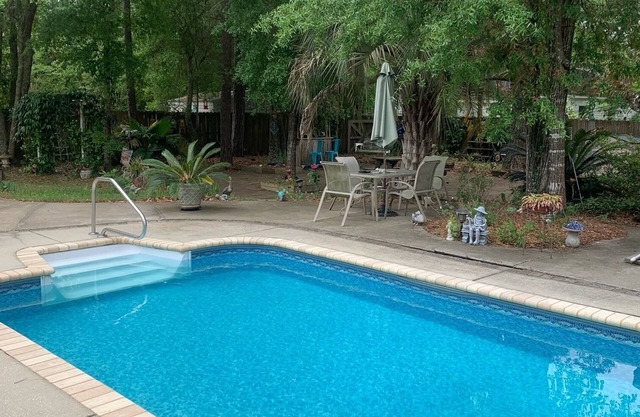 Beautiful 1BR Apt. Near Beach! Inc. Kit, Bath & LR