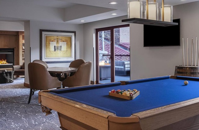 Beautiful 2 bedroom, 2 bath resort villa steps from Heavenly Ski Lift