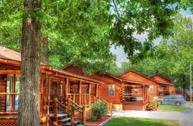 Beautiful 2 bedroom unit at resort, sleeps 6