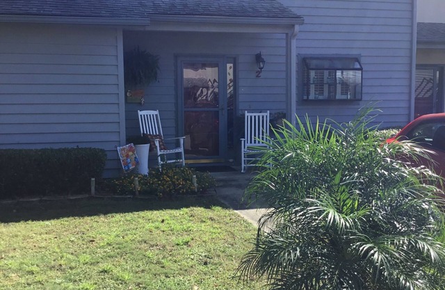 Beautiful 2 bedroom 21/2 bath town home in north myrtle beach.