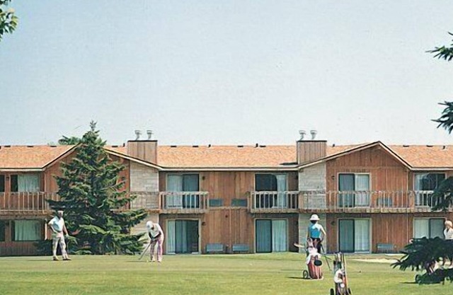 Beautiful 2 bedroom unit at resort, sleeps 8