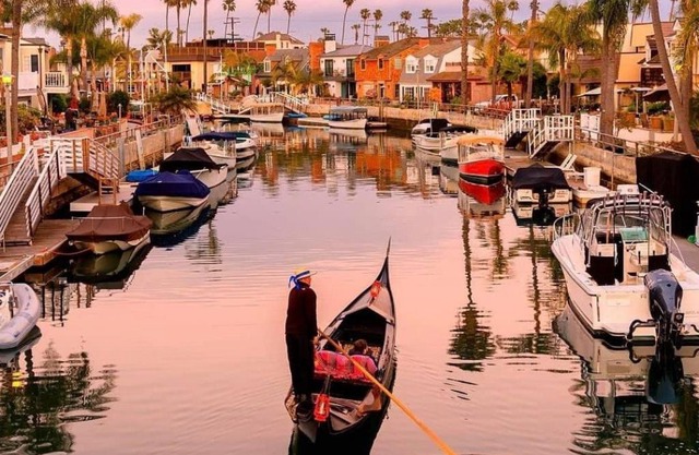 Beautiful 2 Story Right by the Water, Ocean View