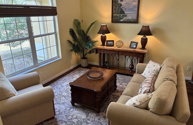 Beautiful 3-bed pool home located minutes from Rainbow River and WEC.