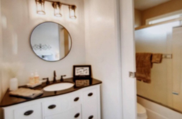 Beautiful 3 Bedroom 2 Bath house in an ideal location