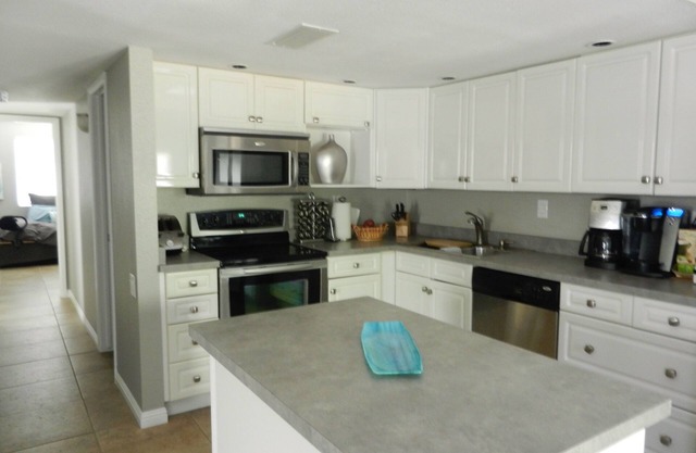 Beautiful 3 Bedroom, 2 Bath Condo - Wheelchair Accessible Condo, Gated Community
