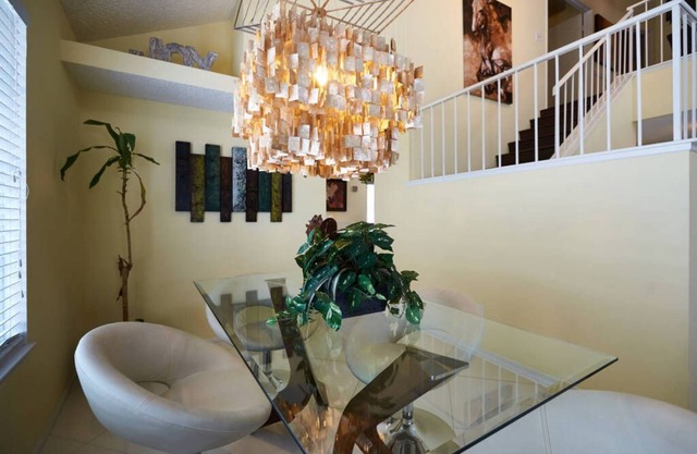 Beautiful 4 Bedroom, 4 KING size Beds, COZY