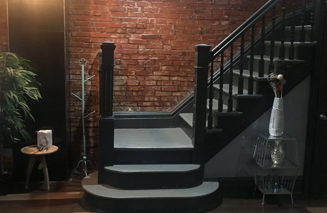 Beautiful 4bed/4bath, newly renovated, all the works!