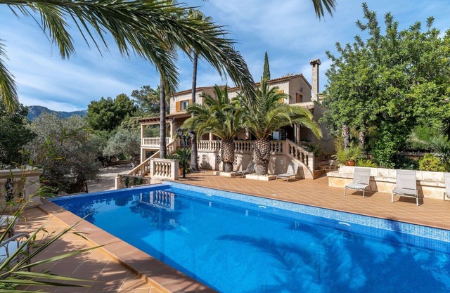 Beautiful 5 Star Villa with Private Pool, Mallorca Villa 1049