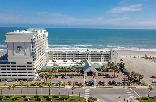 Beautiful 9th floor OceanView Studio Condo at DBR
