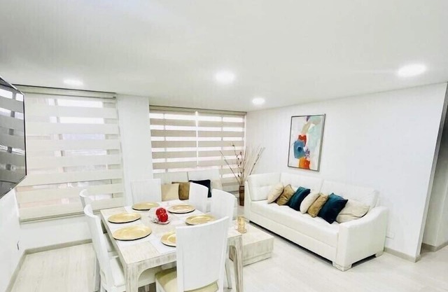 Beautiful and Luxury 3 Bedroom Apto with Parking Included