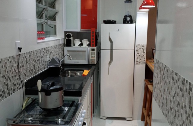 "Beautiful and Modern" apartment close to the beach