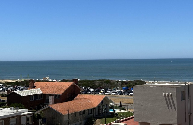 Beautiful and spacious apartment front the sea!