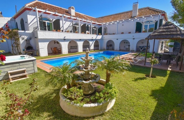 Beautiful and spacious Villa with private pool