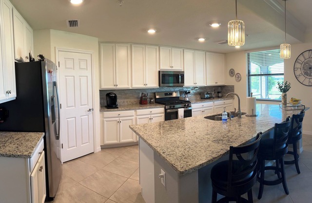 Beautiful and Spacious Townhome Lakewood National Golf Club.