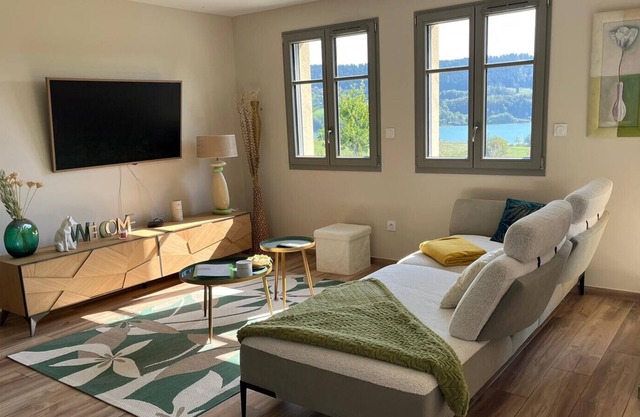 Beautiful apartment with view for 4/5 people in Les Grangettes