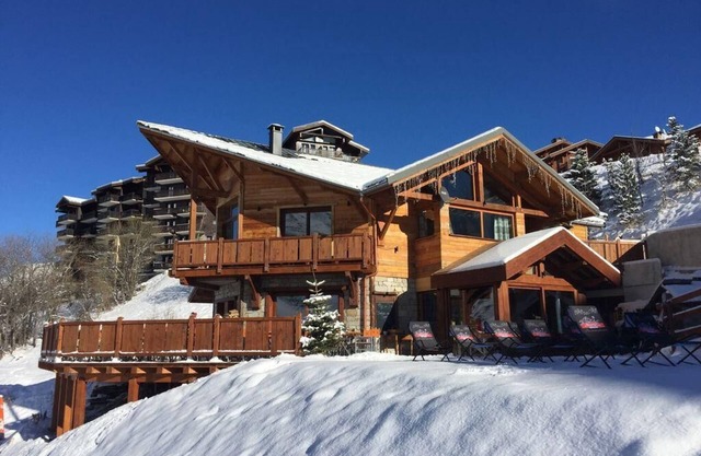 Beautiful apartment with direct access to the ski slopes!