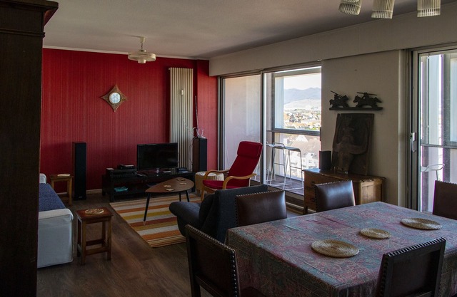 Beautiful apartment:90m2, perfectly located and equipped, superb view, free parking.