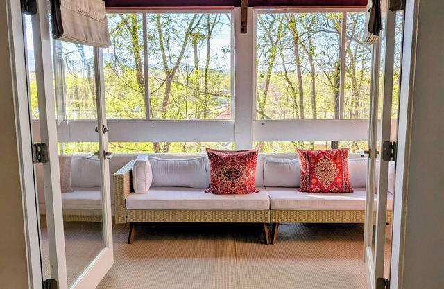 Beautiful Apartment Central To Santa Fe. 5 Minutes From City Center.
