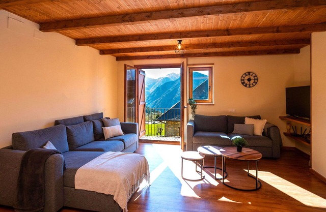 Beautiful apartment for 6 people with WIFI, TV and balcony