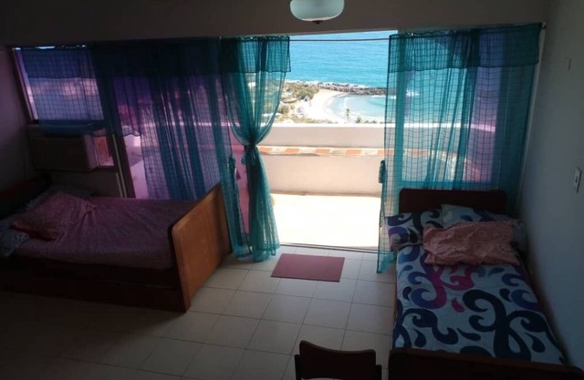 Beautiful apartment with swimming pool and ocean view. from Maiquetia airport