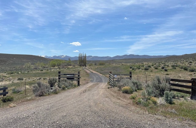Beautiful apartment with warm springs overlooking Alvord Desert and Steens Mt.