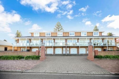 Beautiful Beach Front Townhouse
