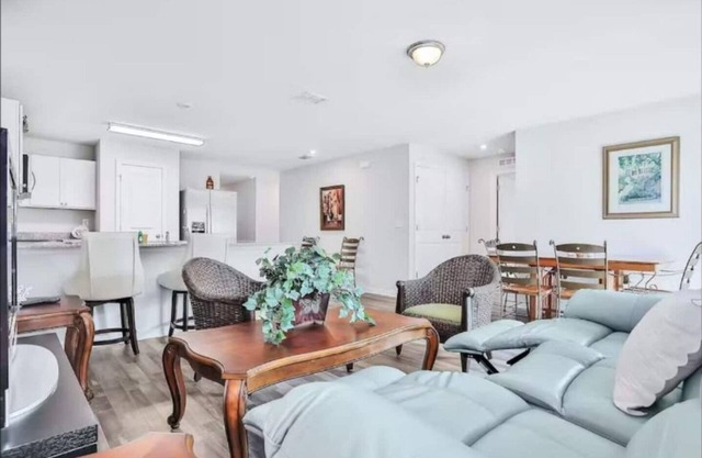 Beautiful Bracken Lane Bungalow