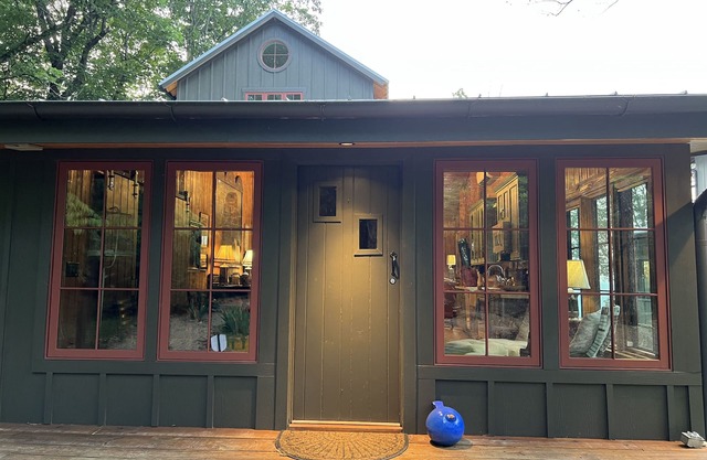 Beautiful Brow home on Lookout Mountain in Mentone, Alabama
