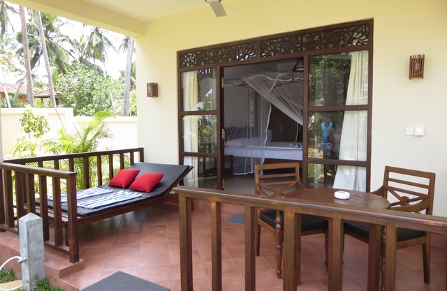 Beautiful bungalows right on the beach in a small boutique resort near Tangalle