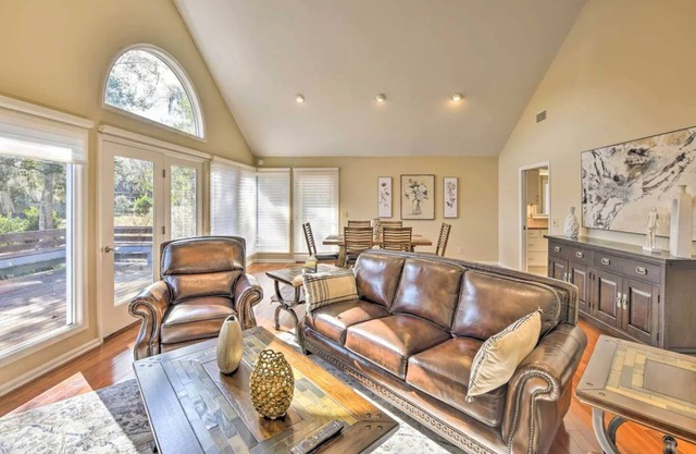 Beautiful Callawassie Island Home w/Free Golf & Tennis/Dogs Stay for free!