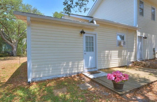 Beautiful, Close to Beach, 1 BR/1 BA - Apartment Suite-Sleeps 2