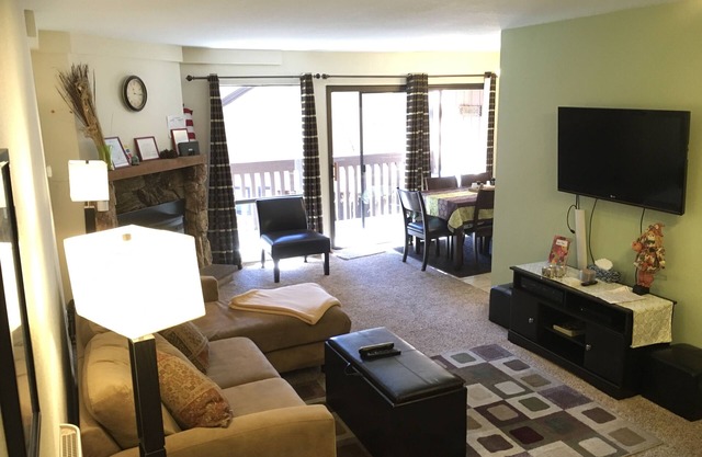 Beautiful Condo: 500 yards from Gunbarrel Chair, Casinos & Restaurants