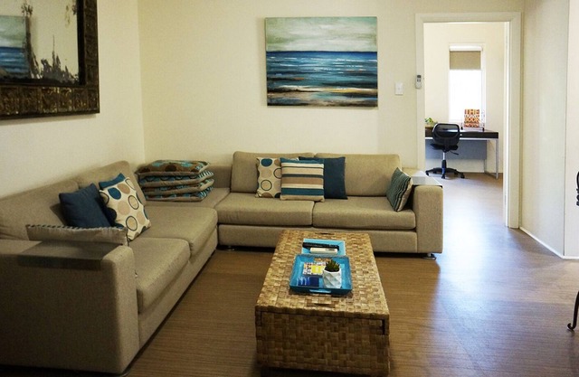 Beautiful cottage with Studio in South Fremantle.