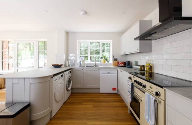 Beautiful Cottage by River Itchen