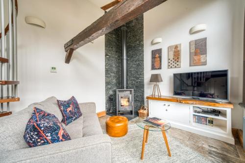Beautiful Cottage in New Forest with Wood Burner
