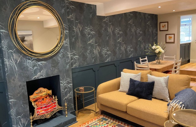 Beautiful Cottage in the heart of Deal Excellent & quiet Location. Sunny Garden